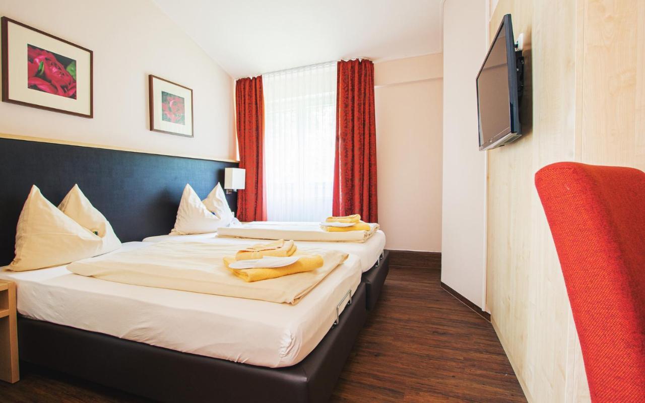 Taunustagungshotel Фридрихсдорф Экстерьер фото