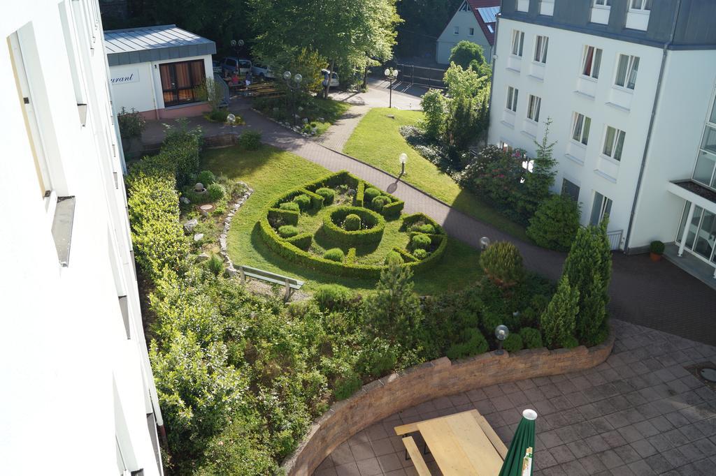 Taunustagungshotel Фридрихсдорф Экстерьер фото